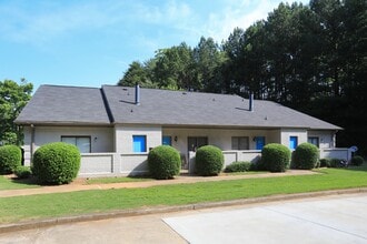 Britain Village in Lawrenceville, GA - Foto de edificio - Building Photo