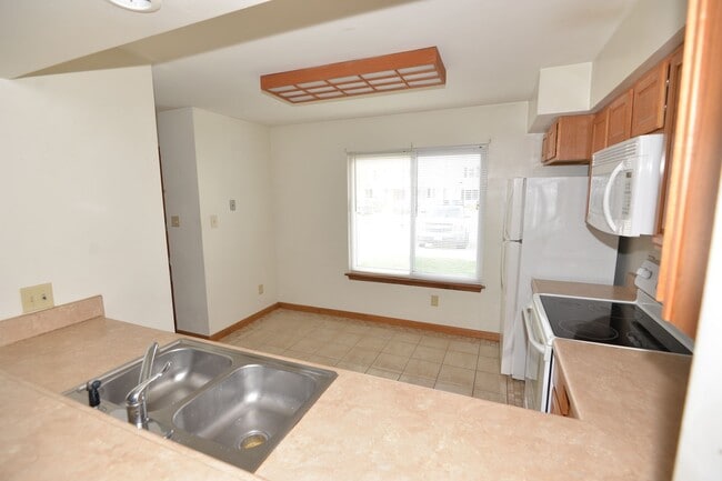 3921 Lantana Pl