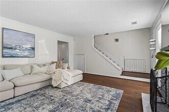 1028 Riverbend Club Dr SE in Atlanta, GA - Building Photo - Building Photo