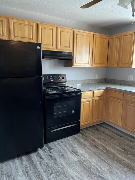 Maple Wayview Apartments in North Canton, OH - Building Photo