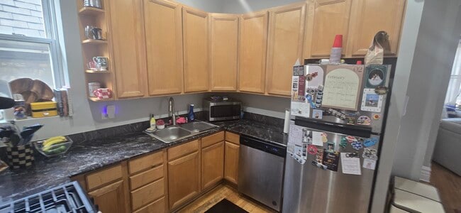 2015 W Saint Paul Ave, Unit 2 in Chicago, IL - Foto de edificio - Building Photo