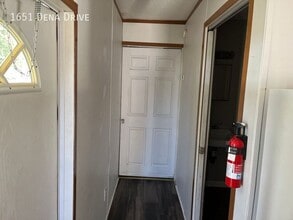 1651 Dena Dr in Memphis, TN - Building Photo - Building Photo