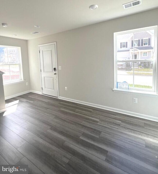 342 Watercourse Dr in Ranson, WV - Building Photo - Building Photo