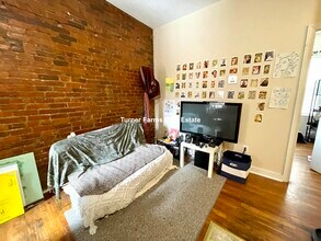 880 Huntington Ave, Unit 2 in Boston, MA - Foto de edificio - Building Photo