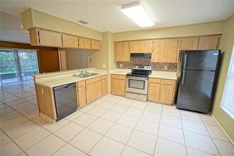 4904 Crofton Way in Tampa, FL - Building Photo - Building Photo