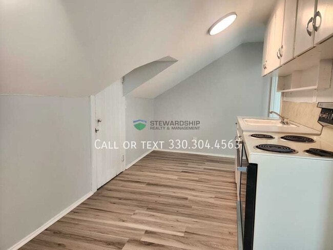 12990 Lincoln Way W in Massillon, OH - Building Photo - Building Photo