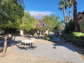 2801 N Rainbow Blvd in Las Vegas, NV - Building Photo - Building Photo