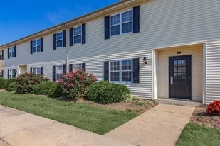 Village at Town Park in Hampton, VA - Building Photo