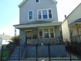 8353 S Brandon Ave in Chicago, IL - Building Photo