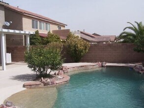 283 Maddelena Ave in Las Vegas, NV - Building Photo - Building Photo