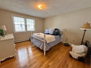 18 Dunstan St in Newton, MA - Building Photo - Building Photo