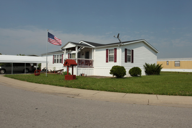 Wellington Green in Clarksville, IN - Building Photo - Building Photo