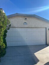 16413 Solvang Ave in Victorville, CA - Foto de edificio - Building Photo