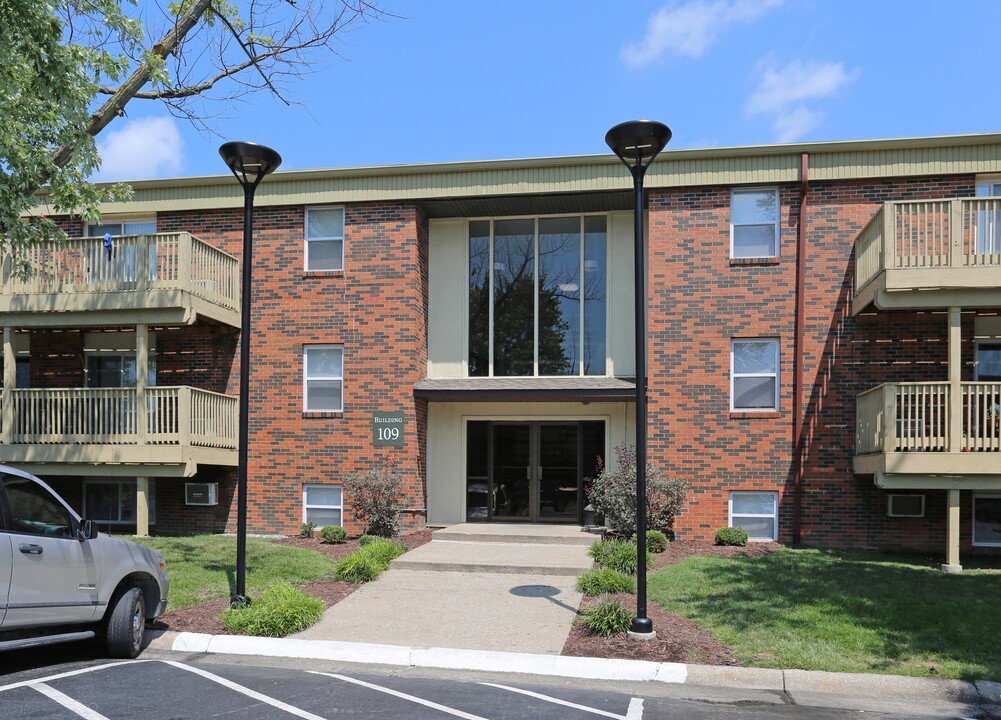 Ash Street Place Apartments in Columbia, MO - Foto de edificio