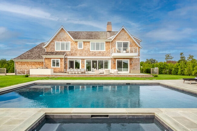 30 Rosko Ln in Southampton, NY - Building Photo - Building Photo