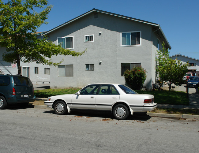 647 La Grande Dr in Sunnyvale, CA - Building Photo - Building Photo