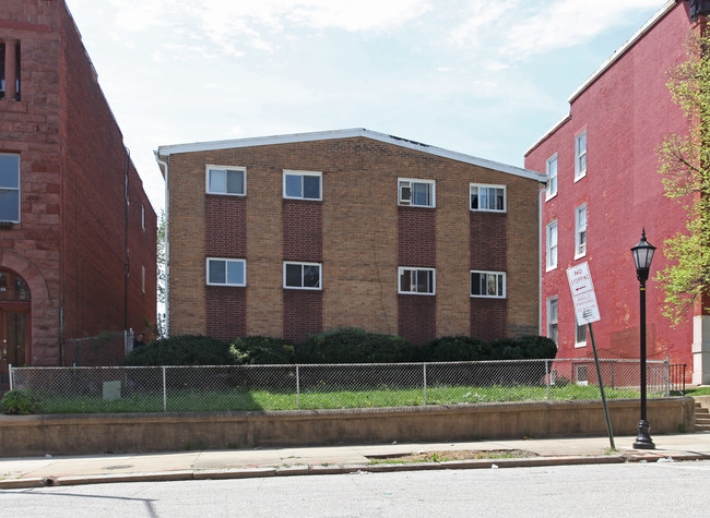 Eutaw Estates in Baltimore, MD - Foto de edificio - Building Photo