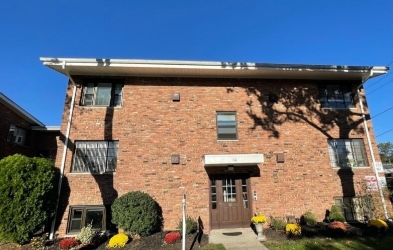 10 Washington St in Clark, NJ - Building Photo