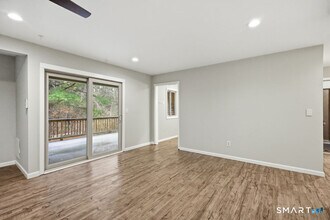 42 Library Ln in Simsbury, CT - Building Photo - Building Photo