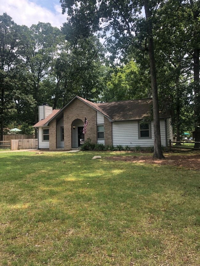 property at 6204 Mapleleaf Dr