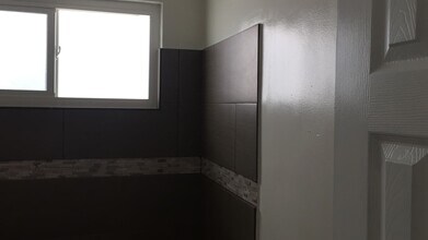 4353 Toland Way, Unit 7 in Los Angeles, CA - Building Photo - Building Photo
