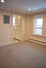64 Elm St in Auburn, ME - Building Photo - Building Photo