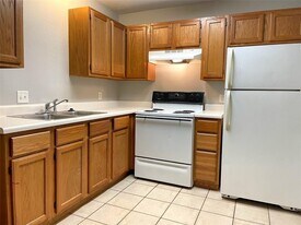 1131 Oakland Ave in Fayetteville, AR - Building Photo