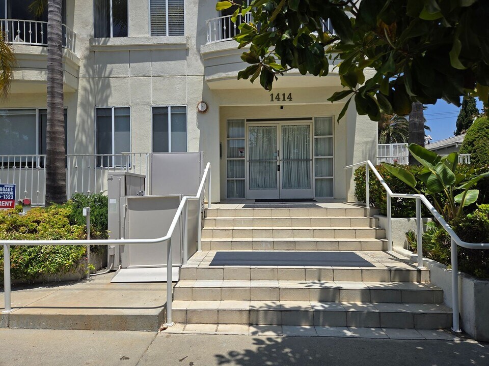 1414 S Saltair Ave in Los Angeles, CA - Foto de edificio
