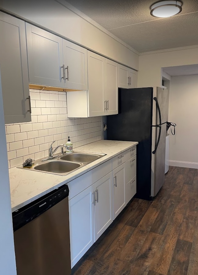 property at 8514 Madrid Ct
