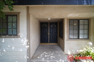 1307 Linda Kay St in Bakersfield, CA - Building Photo - Building Photo