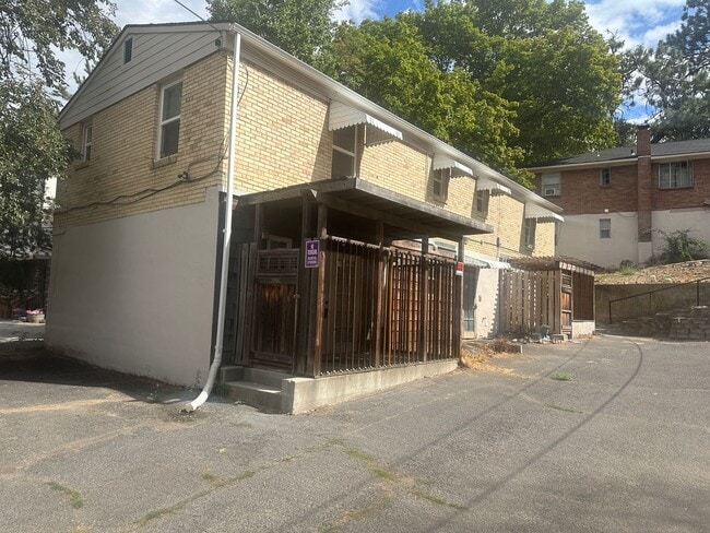 property at 808 W 11th Ave