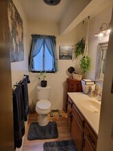 922 Berne Dr in Crestline, CA - Building Photo - Building Photo