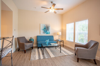 Stonehaven at Main Street in New Port Richey, FL - Building Photo - Interior Photo