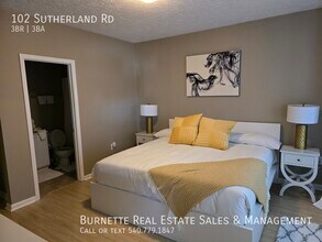 102 Sutherland Dr in Radford, VA - Building Photo - Building Photo