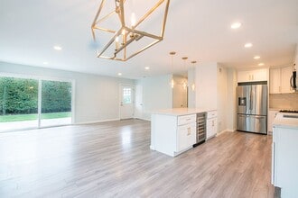 5914 Baja Dr in San Diego, CA - Building Photo - Building Photo