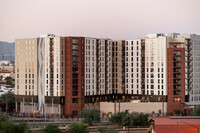 Ari on Fourth in Tucson, AZ - Foto de edificio - Building Photo