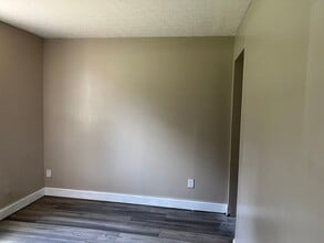 2167 M.L.K. Jr Dr SW in Atlanta, GA - Building Photo - Building Photo