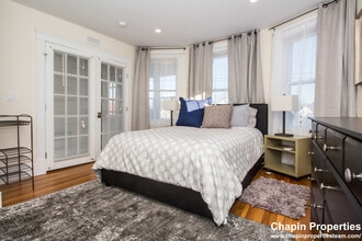 30 Clay St, Unit 3 in Cambridge, MA - Foto de edificio - Building Photo