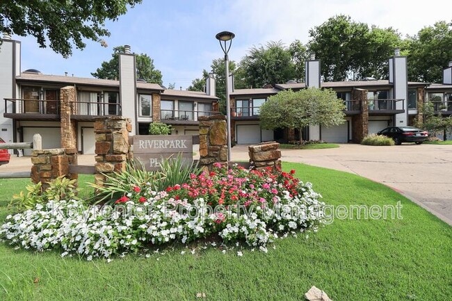 1505 Riverside Dr