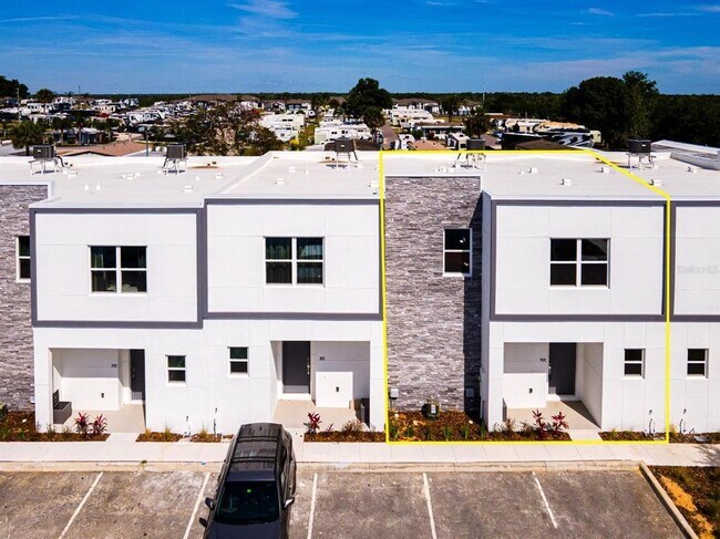 633 Trikomo Dr in Davenport, FL - Building Photo - Building Photo