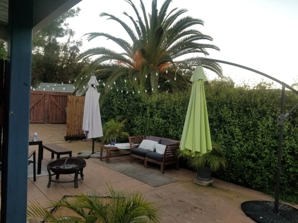 2128 Meadowlark Ranch Cir in San Marcos, CA - Foto de edificio