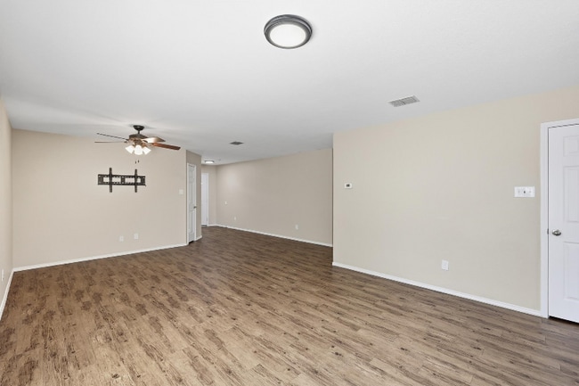 6701 Corral Ln in Denton, TX - Foto de edificio - Building Photo