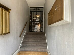1684 Harrison St, Unit 9 in Denver, CO - Foto de edificio - Building Photo