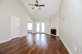 114 Jesse Brown Dr in Goodlettsville, TN - Foto de edificio - Building Photo
