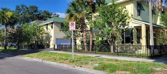 1112 Islamorada Ln in Tampa, FL - Building Photo