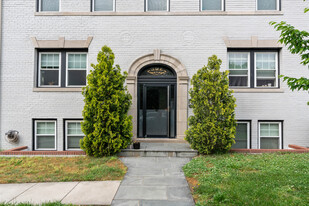 1244 Raum ST NE in Washington, DC - Foto de edificio - Building Photo