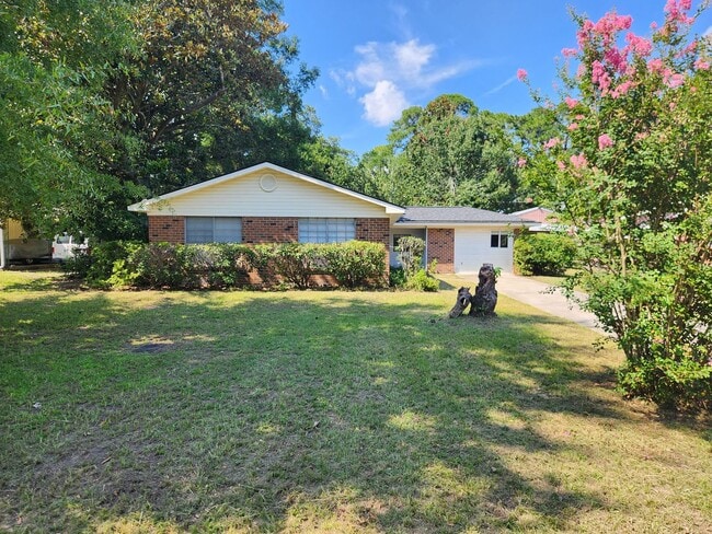 1416 Blakeley Rd