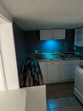 7600 Burthe St, Unit Apartment C in New Orleans, LA - Building Photo - Building Photo