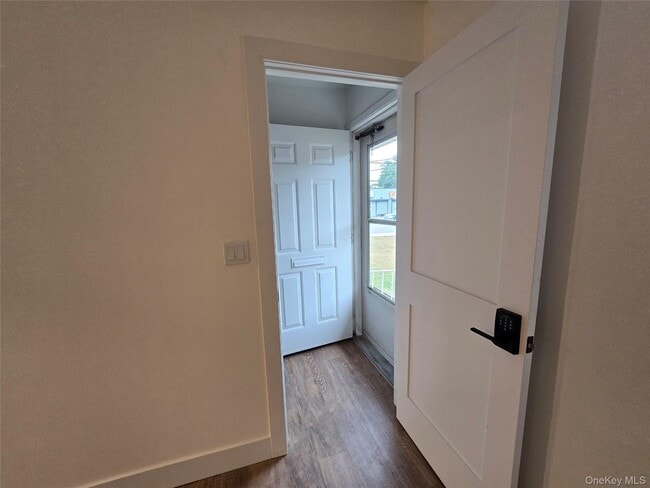 202 Birch Ave in Farmingdale, NY - Building Photo - Building Photo