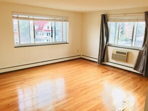 215 Massachusetts Ave in Arlington, MA - Building Photo - Building Photo